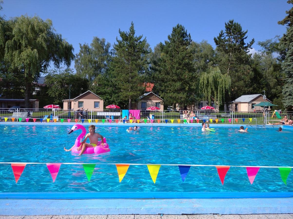 Camping Roznov Rožnov pod Radhoštěm エクステリア 写真