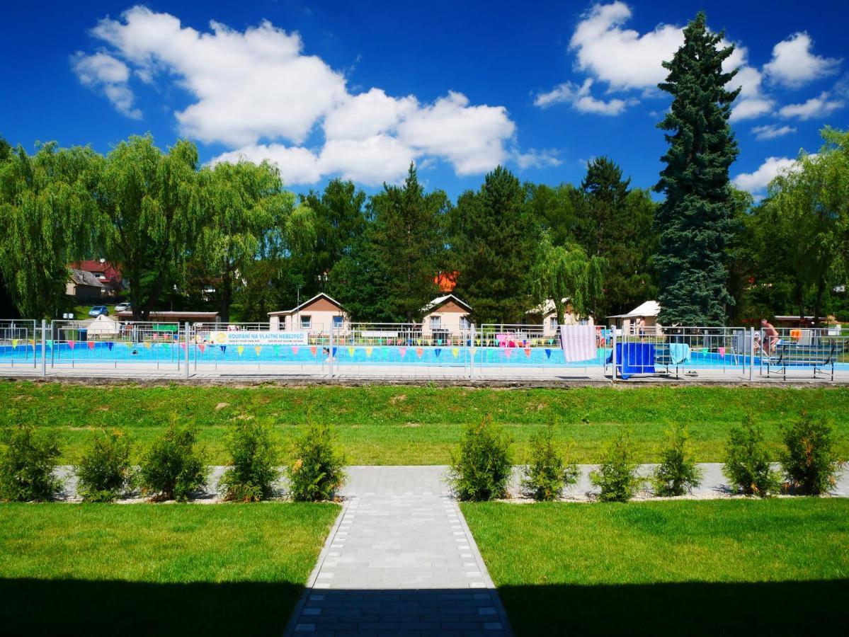 Camping Roznov Rožnov pod Radhoštěm エクステリア 写真