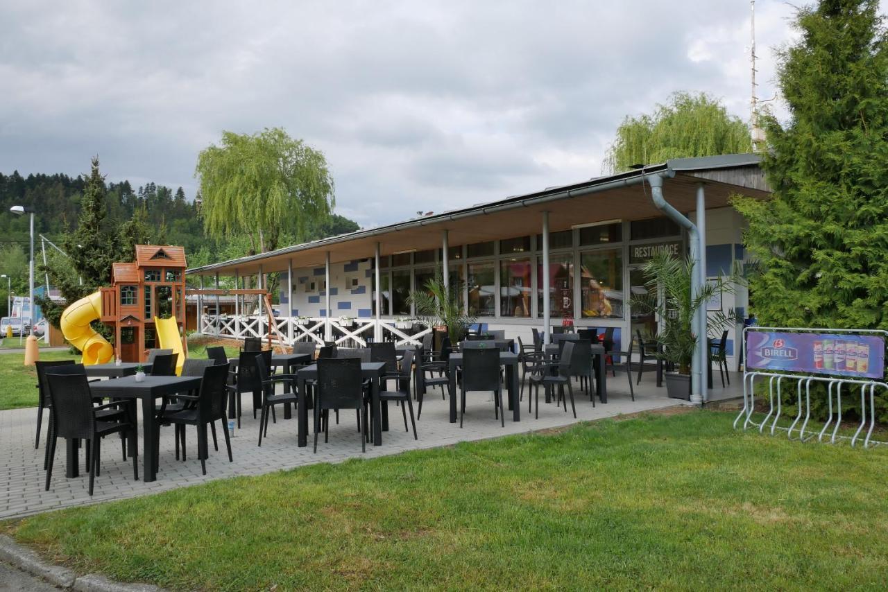 Camping Roznov Rožnov pod Radhoštěm エクステリア 写真