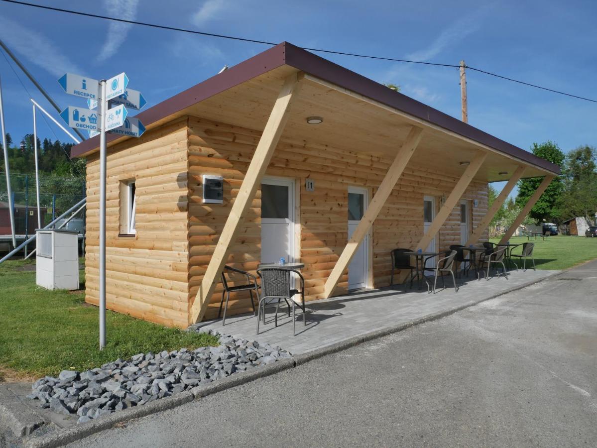 Camping Roznov Rožnov pod Radhoštěm エクステリア 写真