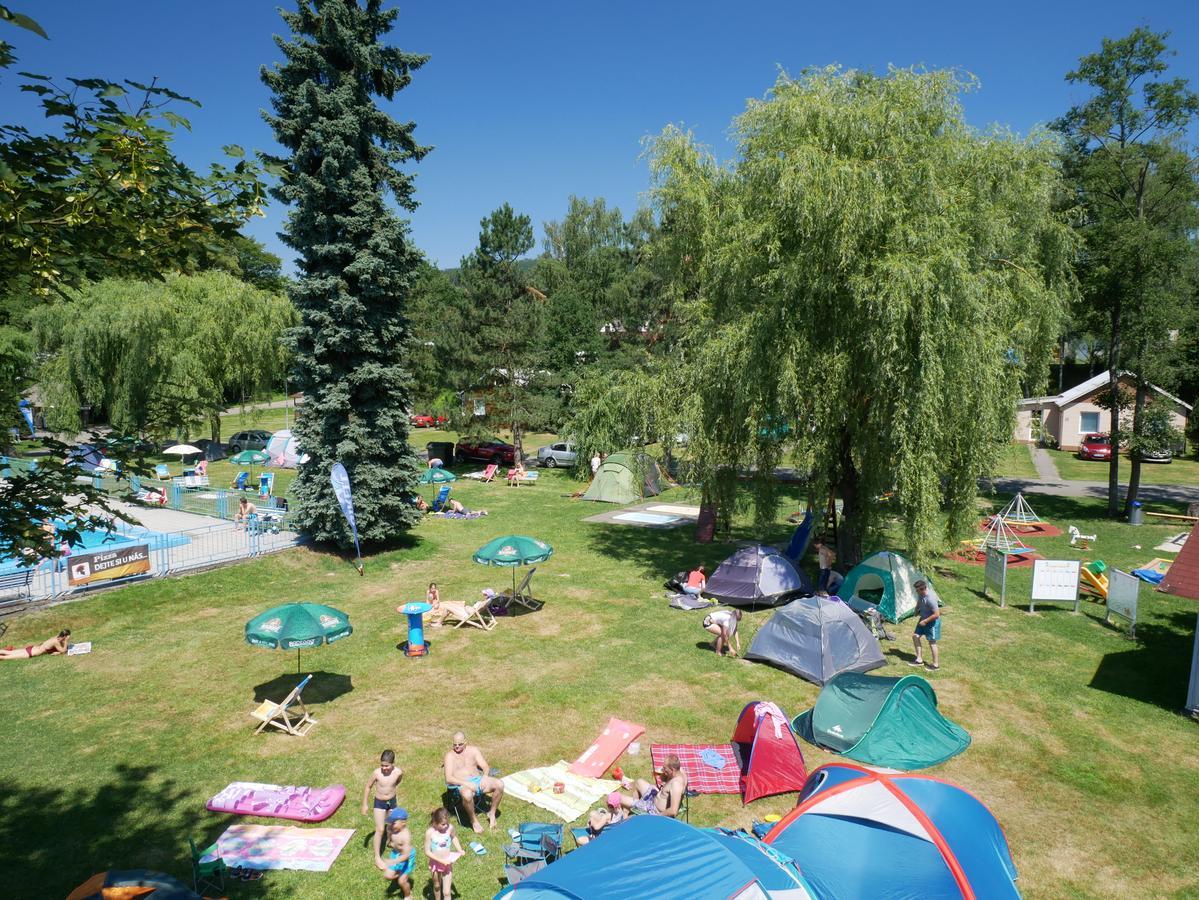 Camping Roznov Rožnov pod Radhoštěm エクステリア 写真